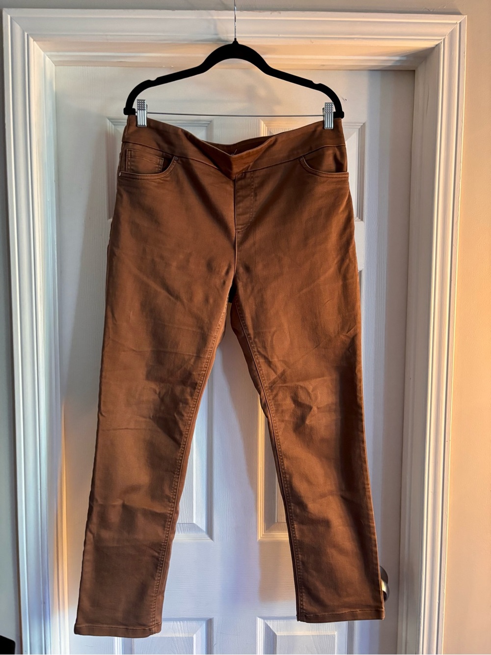 Straight Leg Pants in Caramel Brown